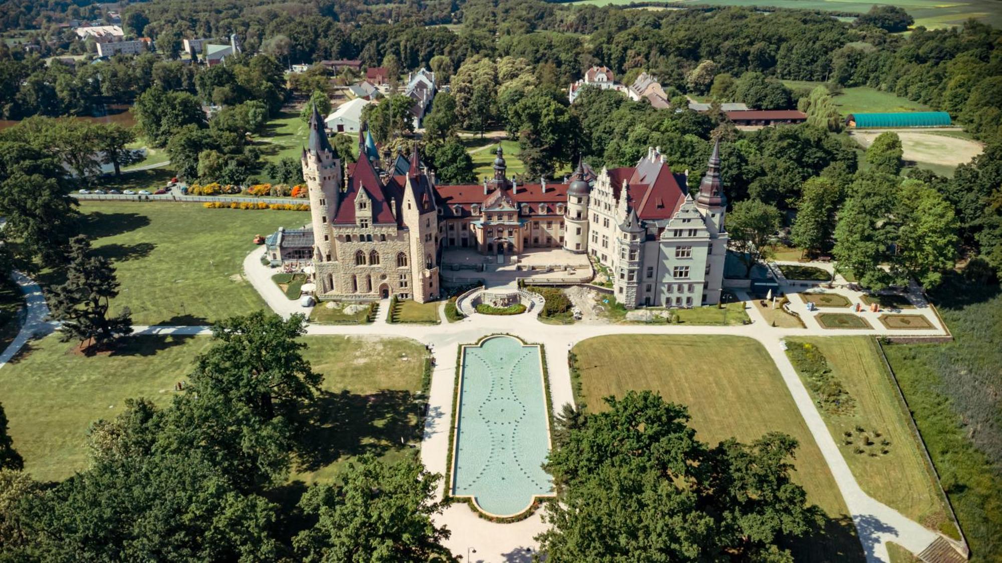 Отель Moszna Zamek Экстерьер фото